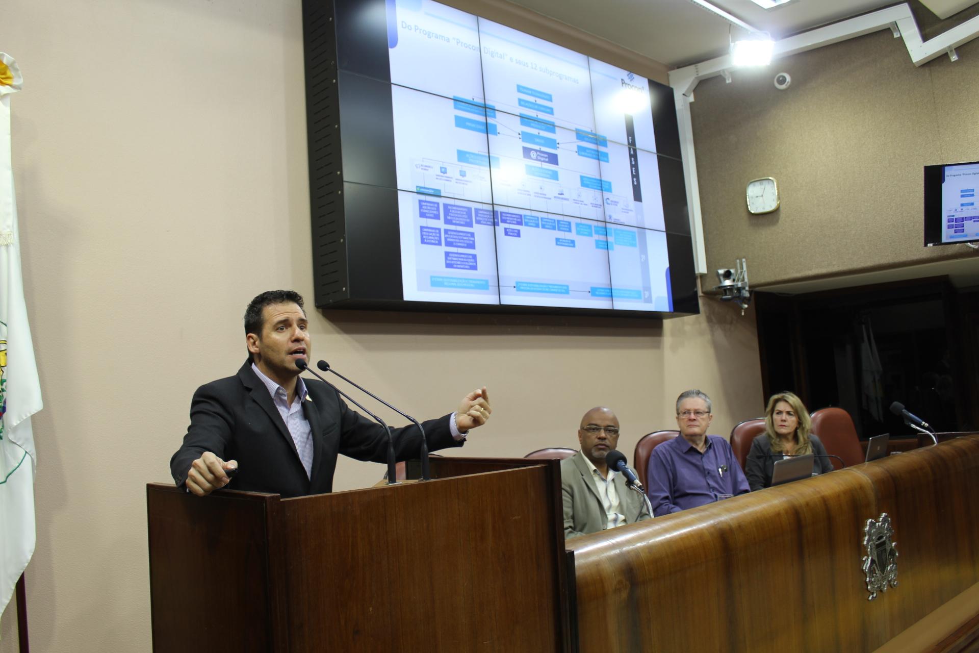 Procon de Caxias do Sul ocupa espaço na Tribuna Livre da Câmara