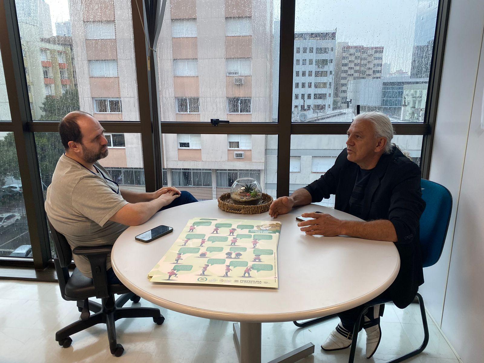 Visita do Vereador Clóvis de Oliveira ao Novo Sistema de Agendamento de Consultas