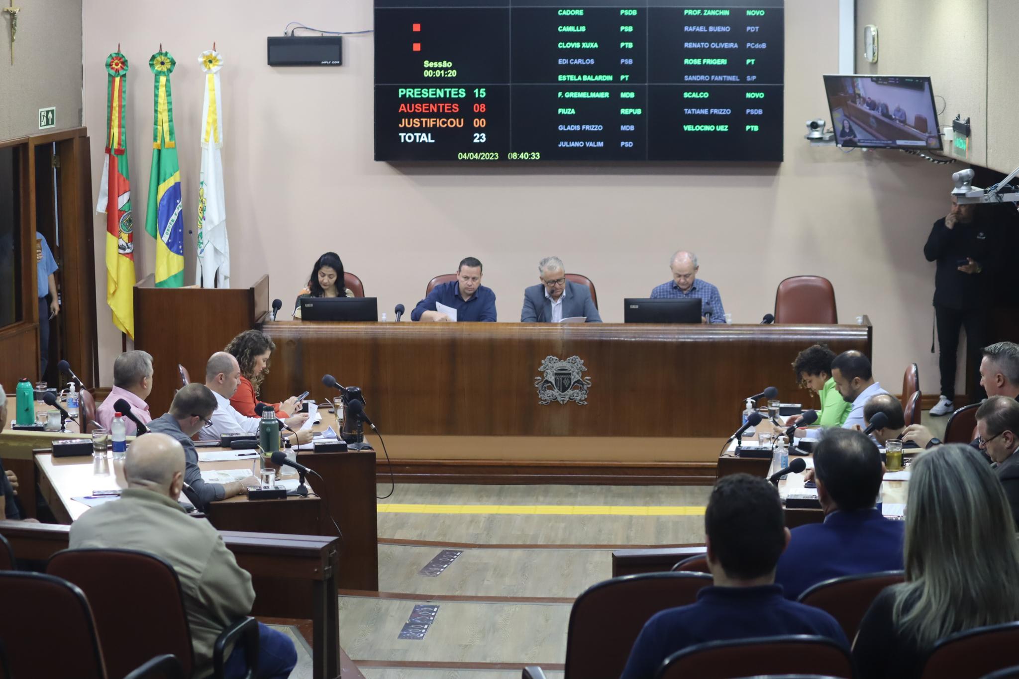 Vereadores protocolam projeto de lei em prol da segurança escolar em Caxias do Sul