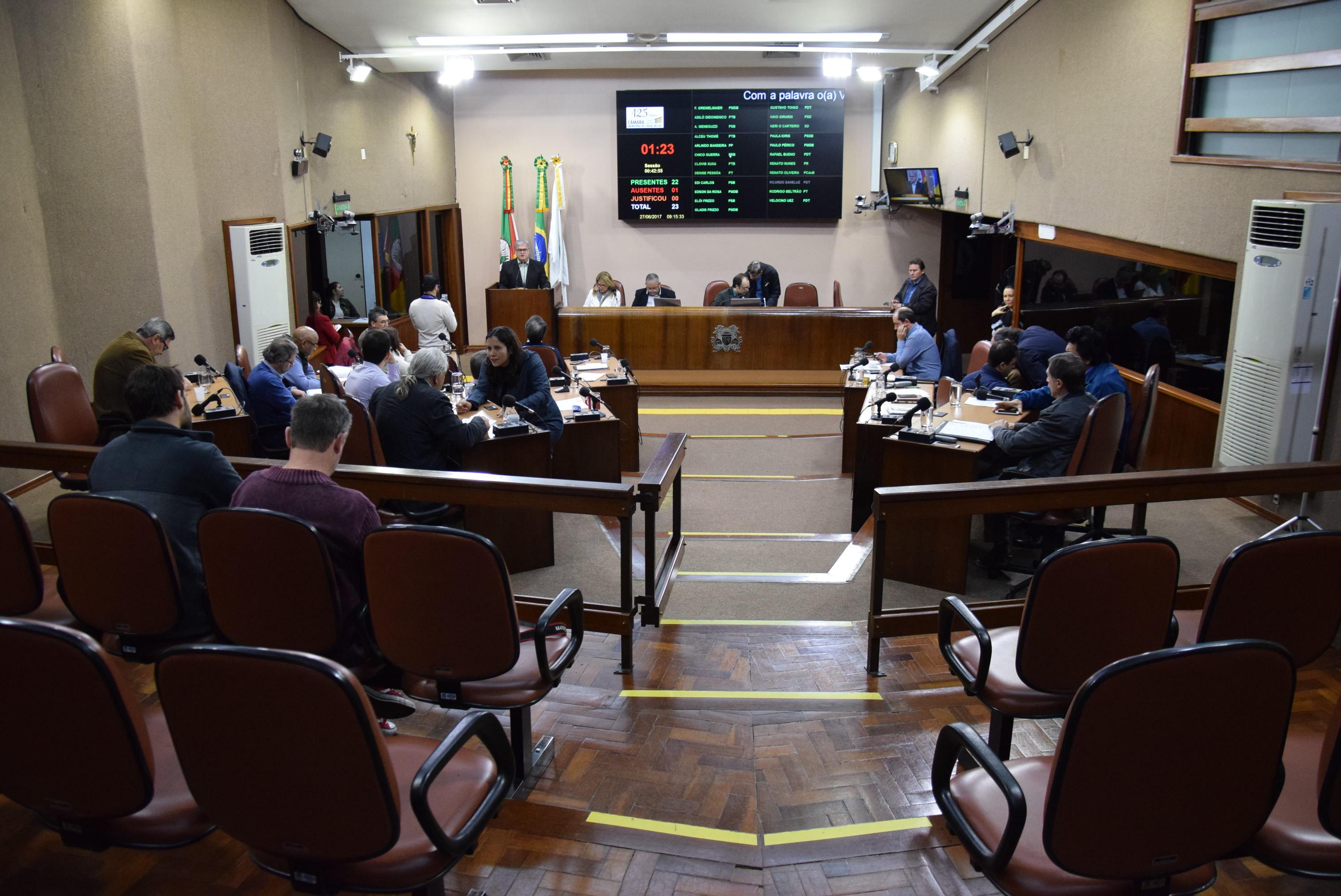 Leia mais sobre Líderes de bancadas partidárias voltam a cobrar providências sobre UPA da Zona Norte e APAE