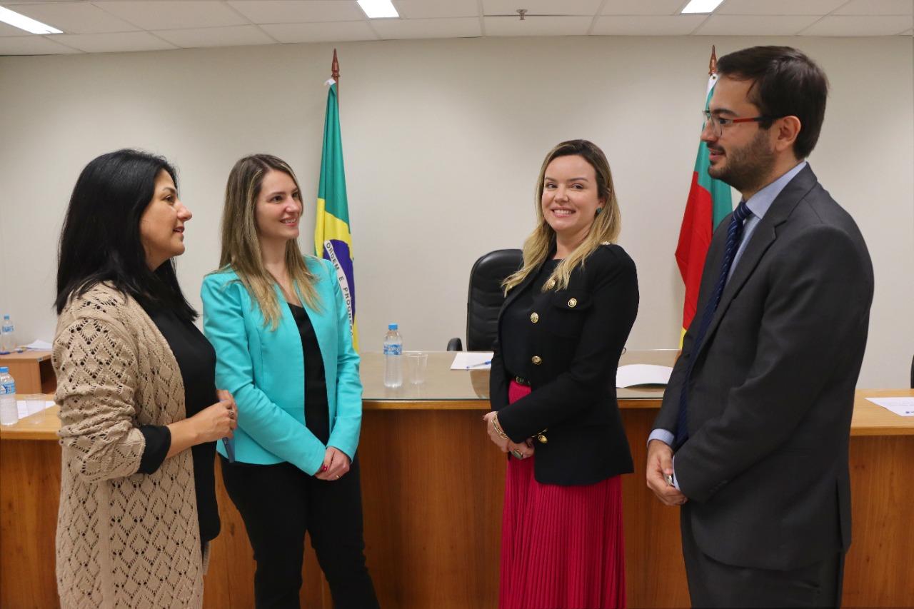 Marisol Santos representa a Câmara na posse de novos juízes em Caxias do Sul