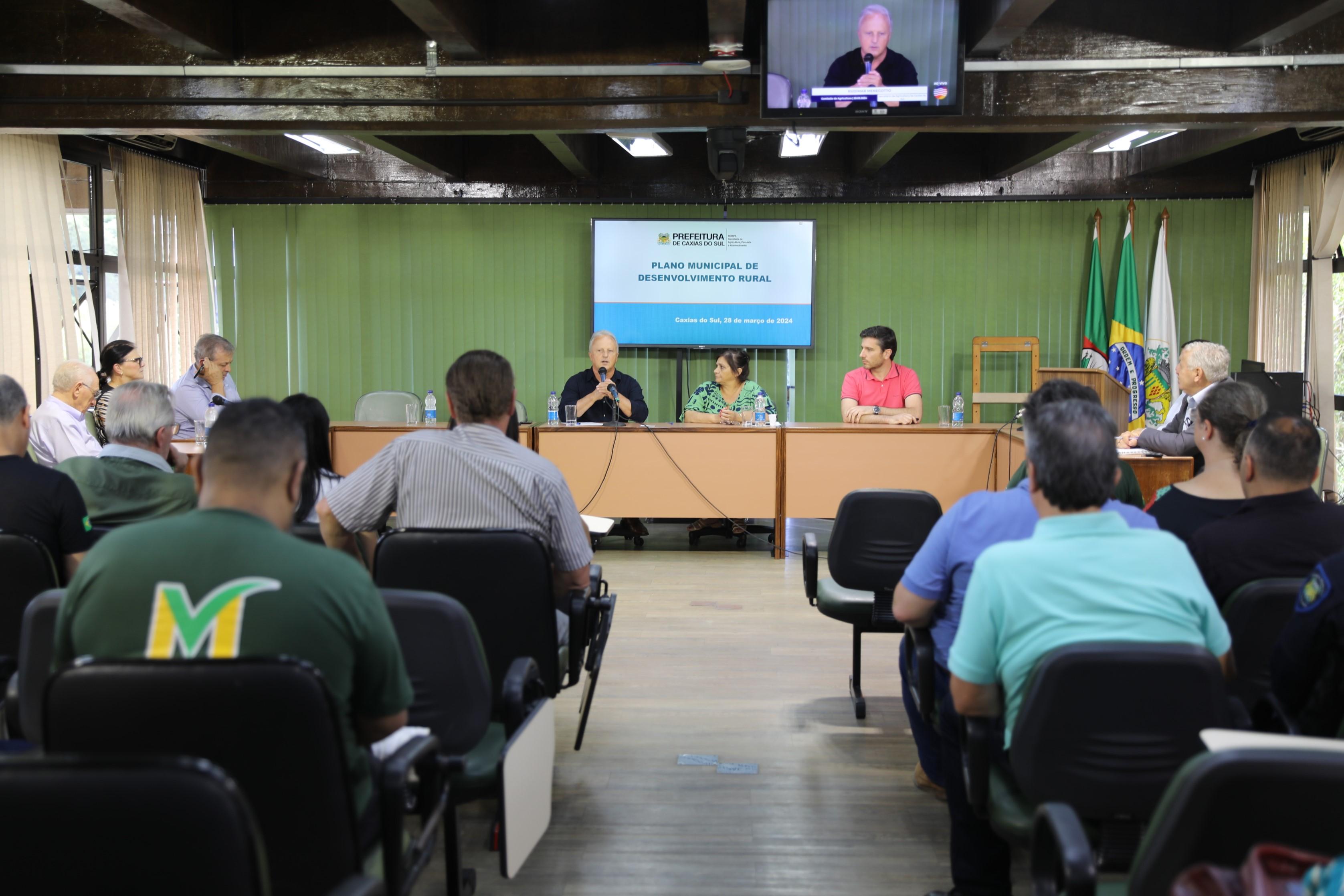 Vereadores recebem detalhes da elaboração do Plano Municipal de Desenvolvimento Rural