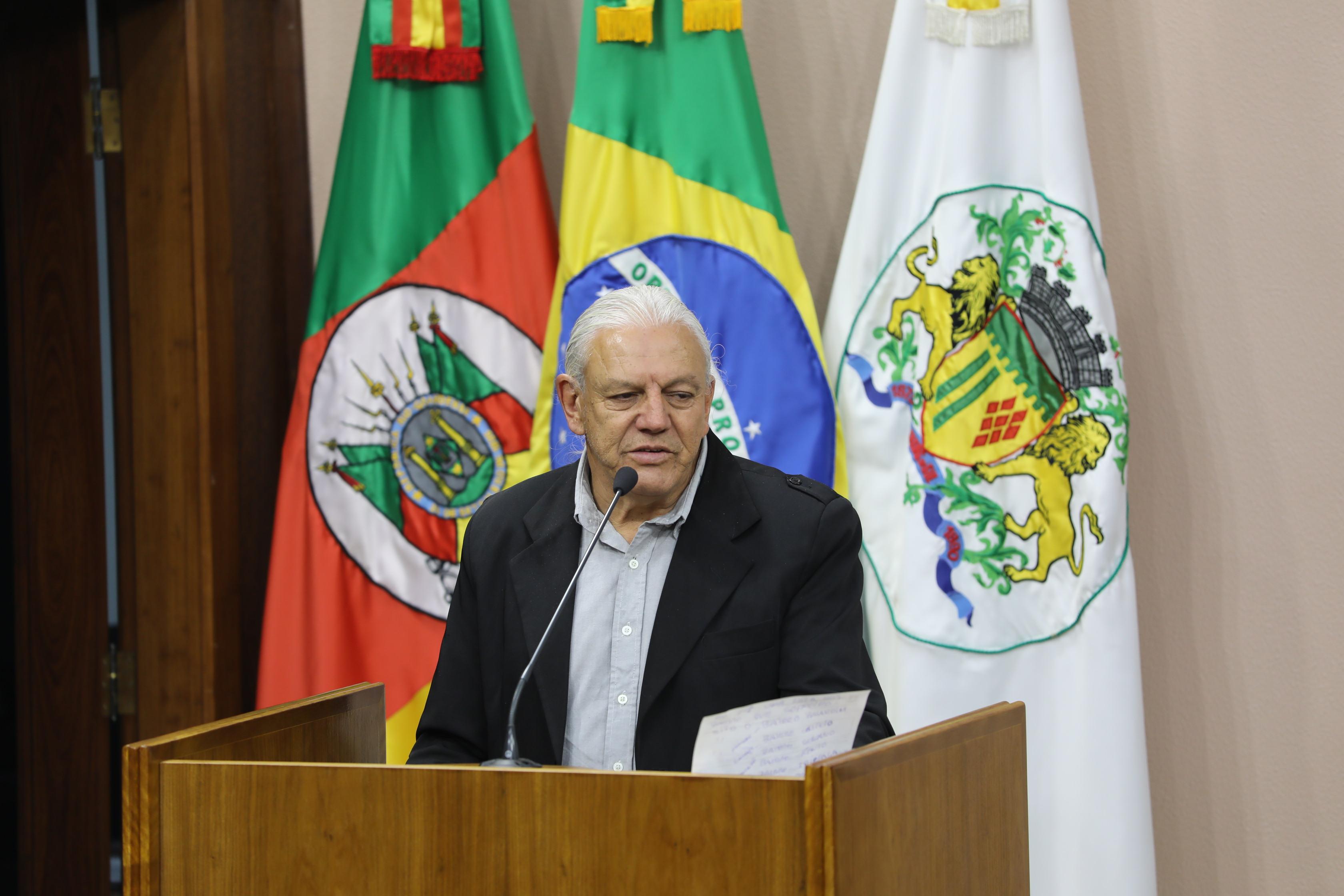 Clóvis de Oliveira faz indicação ao Executivo para redução de tarifas municipais às famílias atingidas pelas chuvas