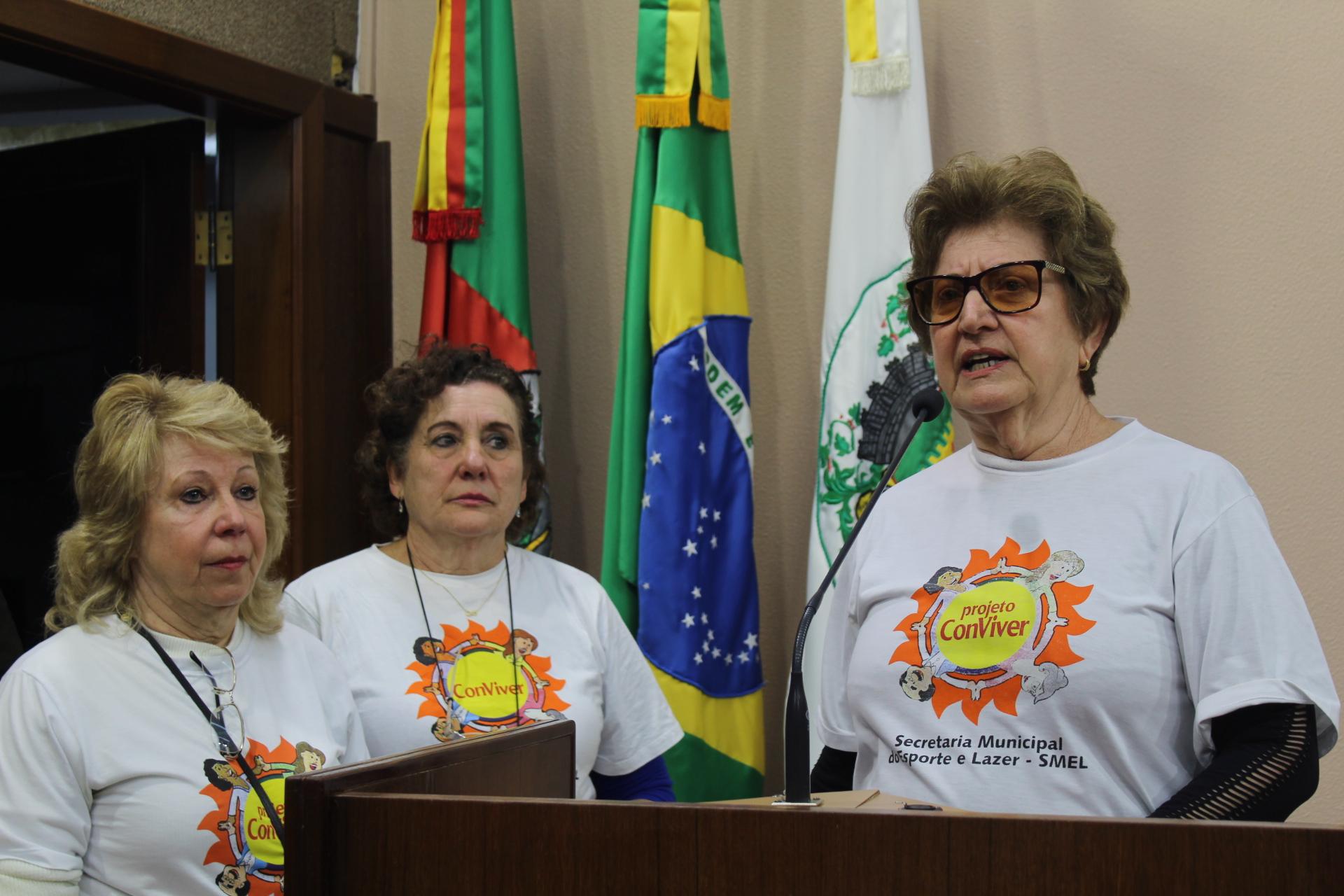 Idosos pedem a manutenção do projeto Conviver na tribuna do Legislativo