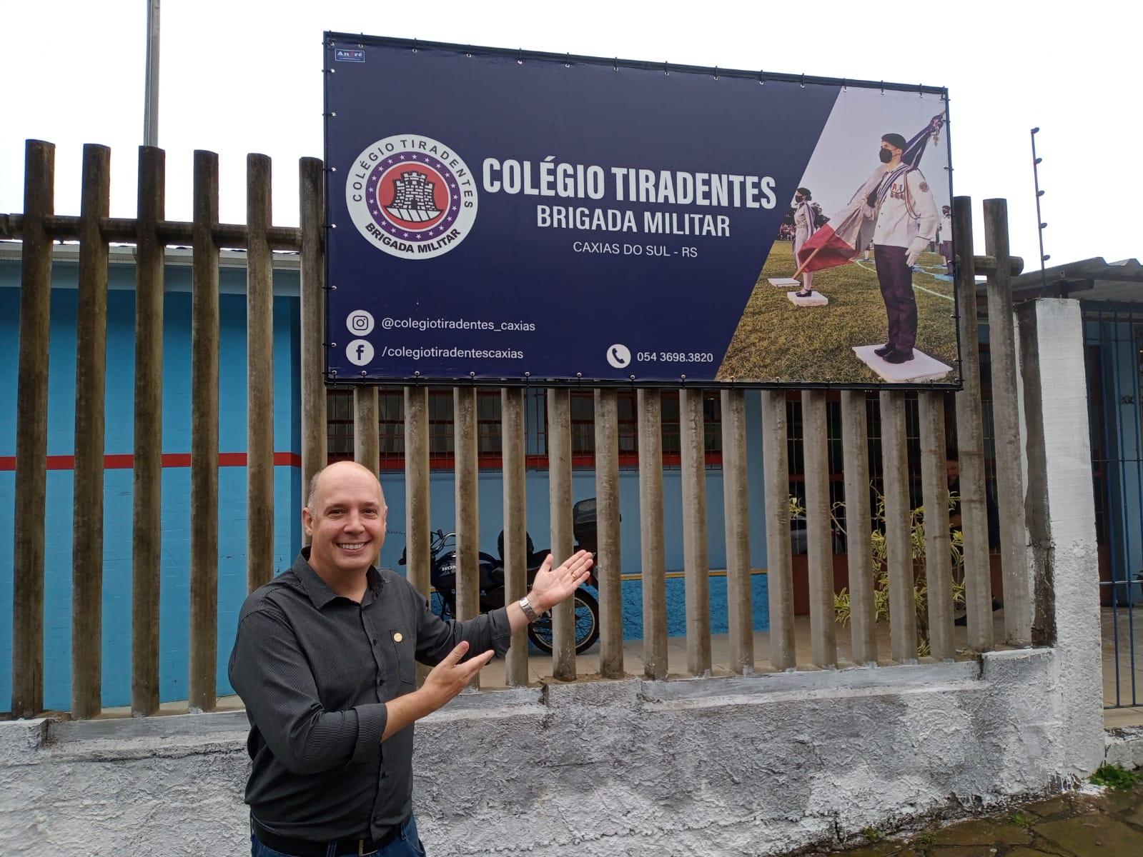 Lucas Diel visita Colégio Militar Tiradentes