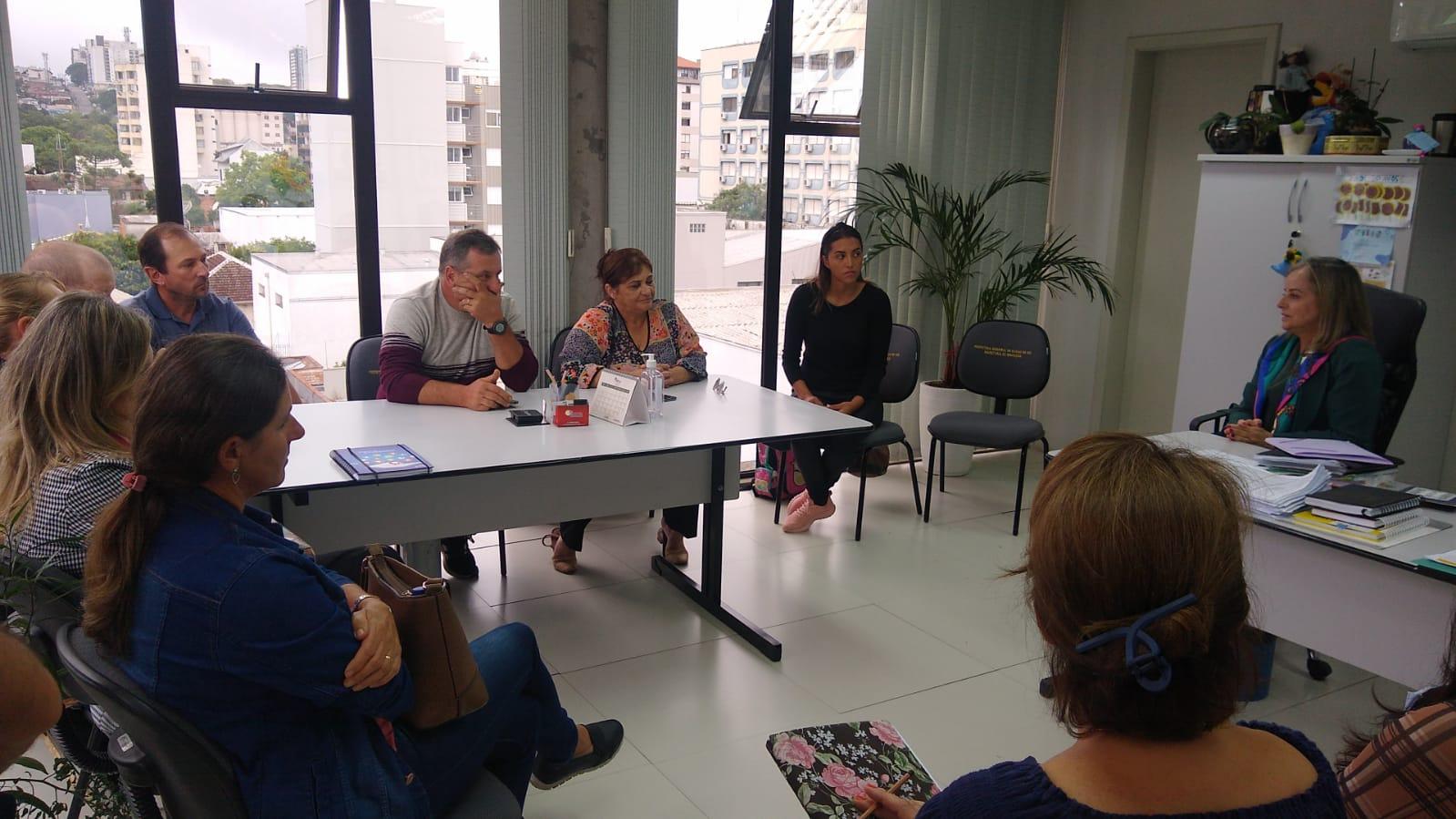 Gladis pede manutenção e ampliação dos alunos de Cerro da Glória na escola municipal Caetano Costamilan
