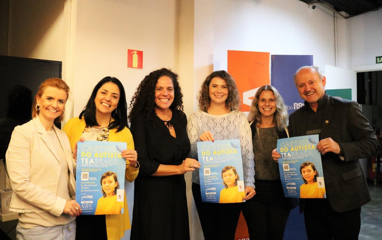 Frente em Defesa dos Autistas da Câmara Municipal visita veículos de comunicação