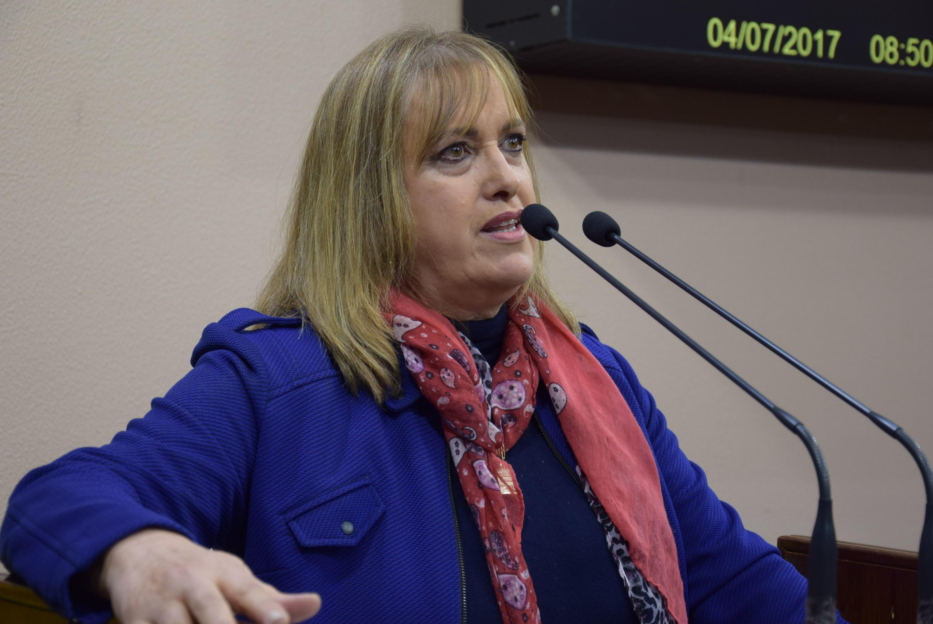 Ana Corso toma posse no Legislativo caxiense e garante defesa dos direitos humanos