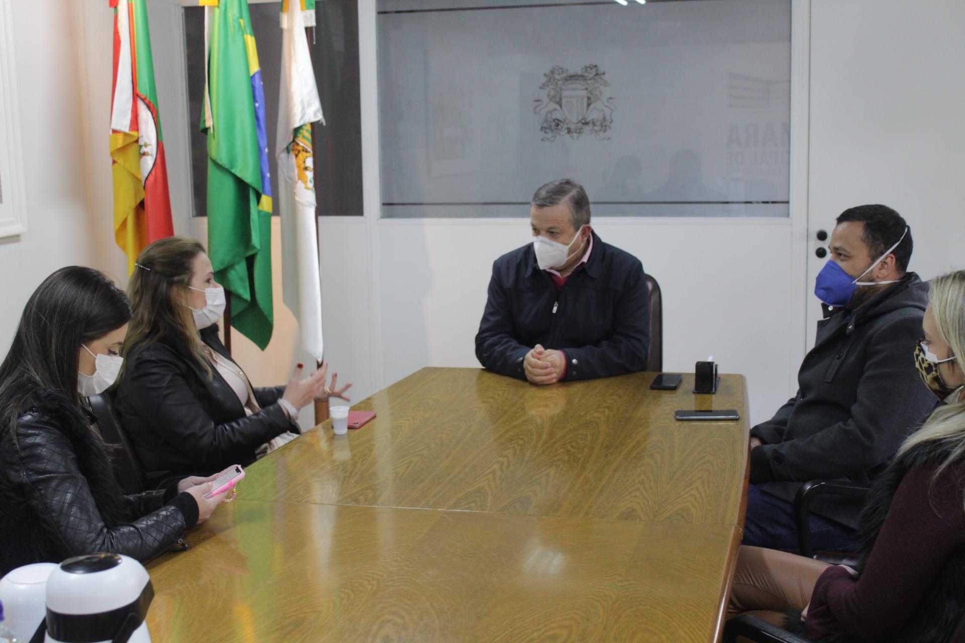 Legislativo caxiense é convidado para a escolha das soberanas da 33ª Festa da Uva