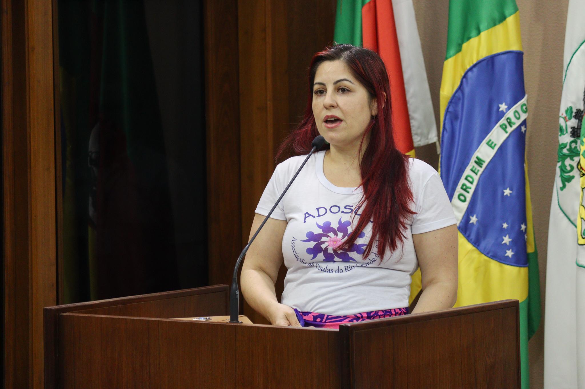 Valorização das doulas no Brasil ganha espaço na tribuna do Legislativo