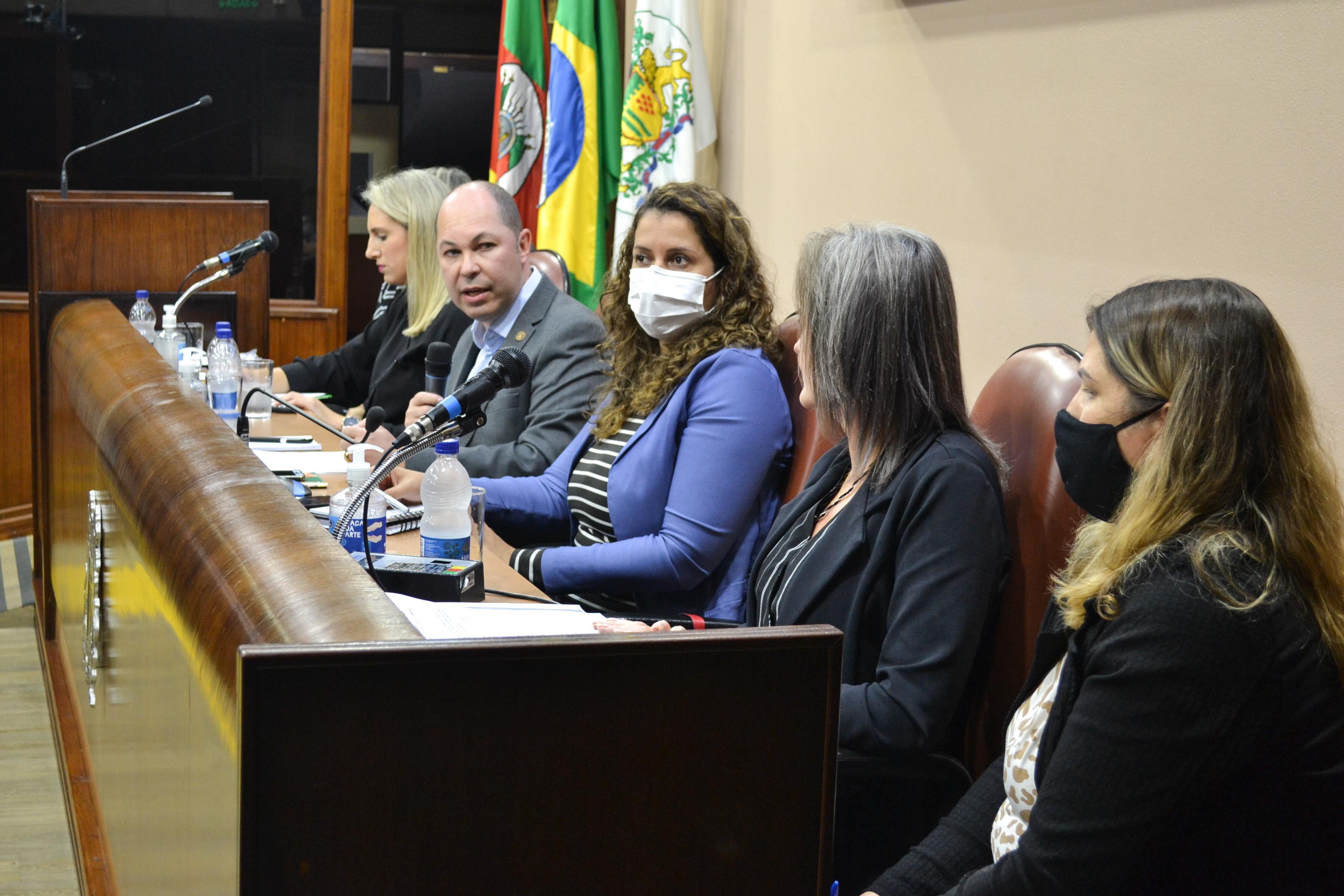 Frente Parlamentar debate uso de recursos do fundo da Criança e do Adolescente