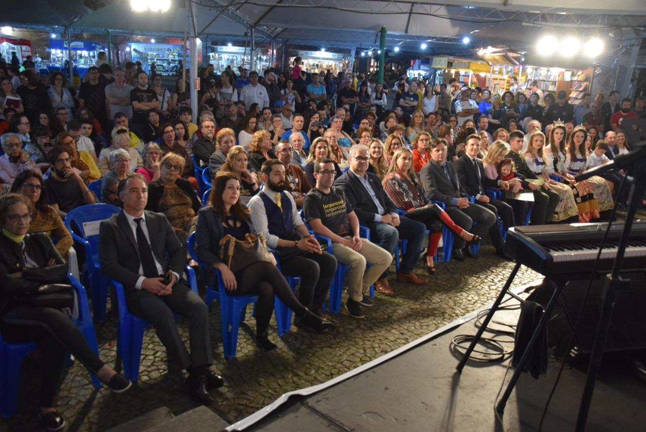 Legislativo caxiense prestigia abertura da 34ª Feira do Livro