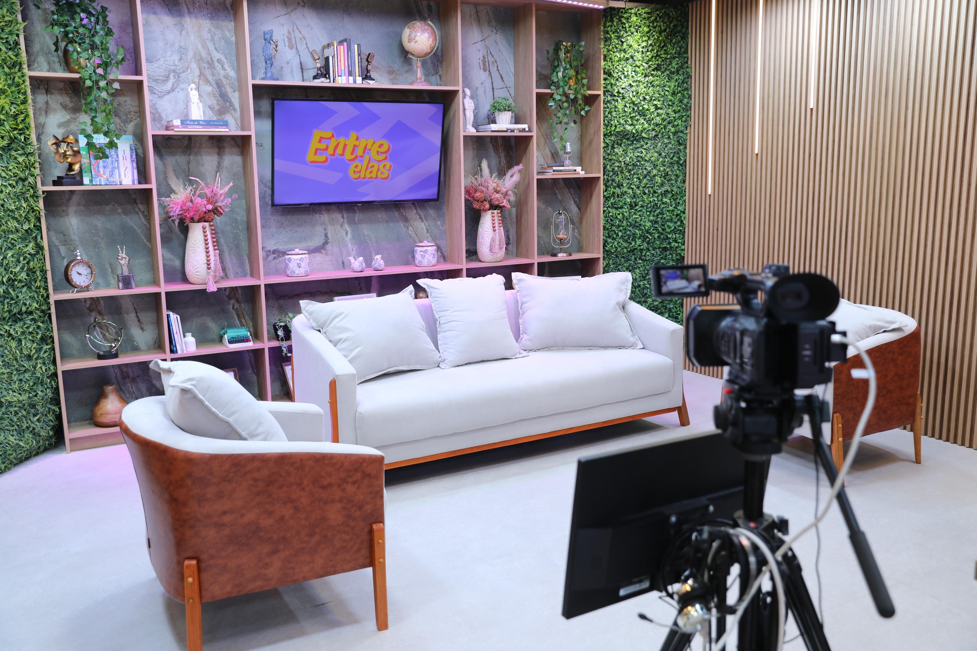 TV Câmara Caxias inaugura novos cenários