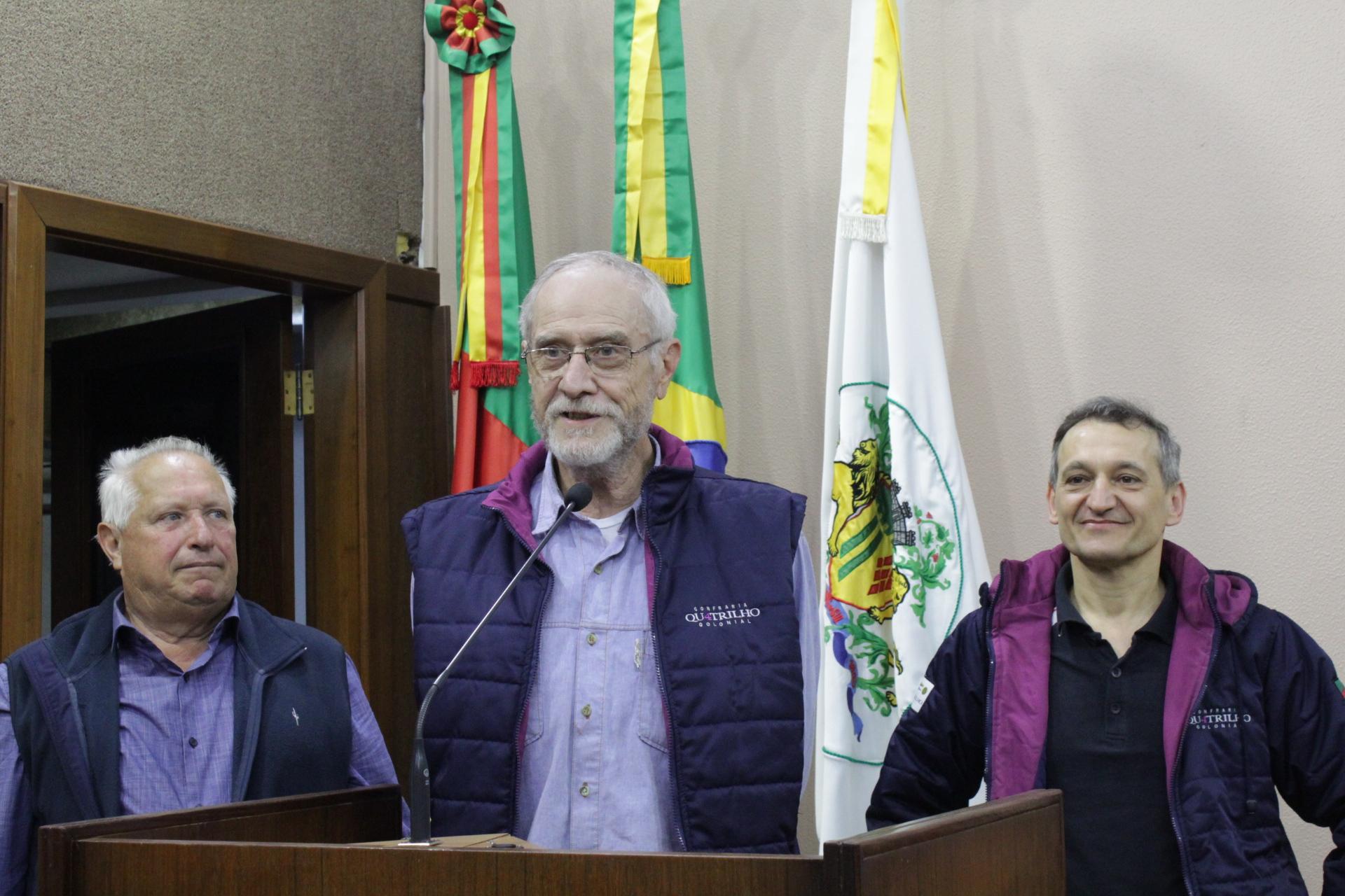 Leia mais sobre Representantes do Qu4trilho do Bem ocupam a tribuna da Câmara