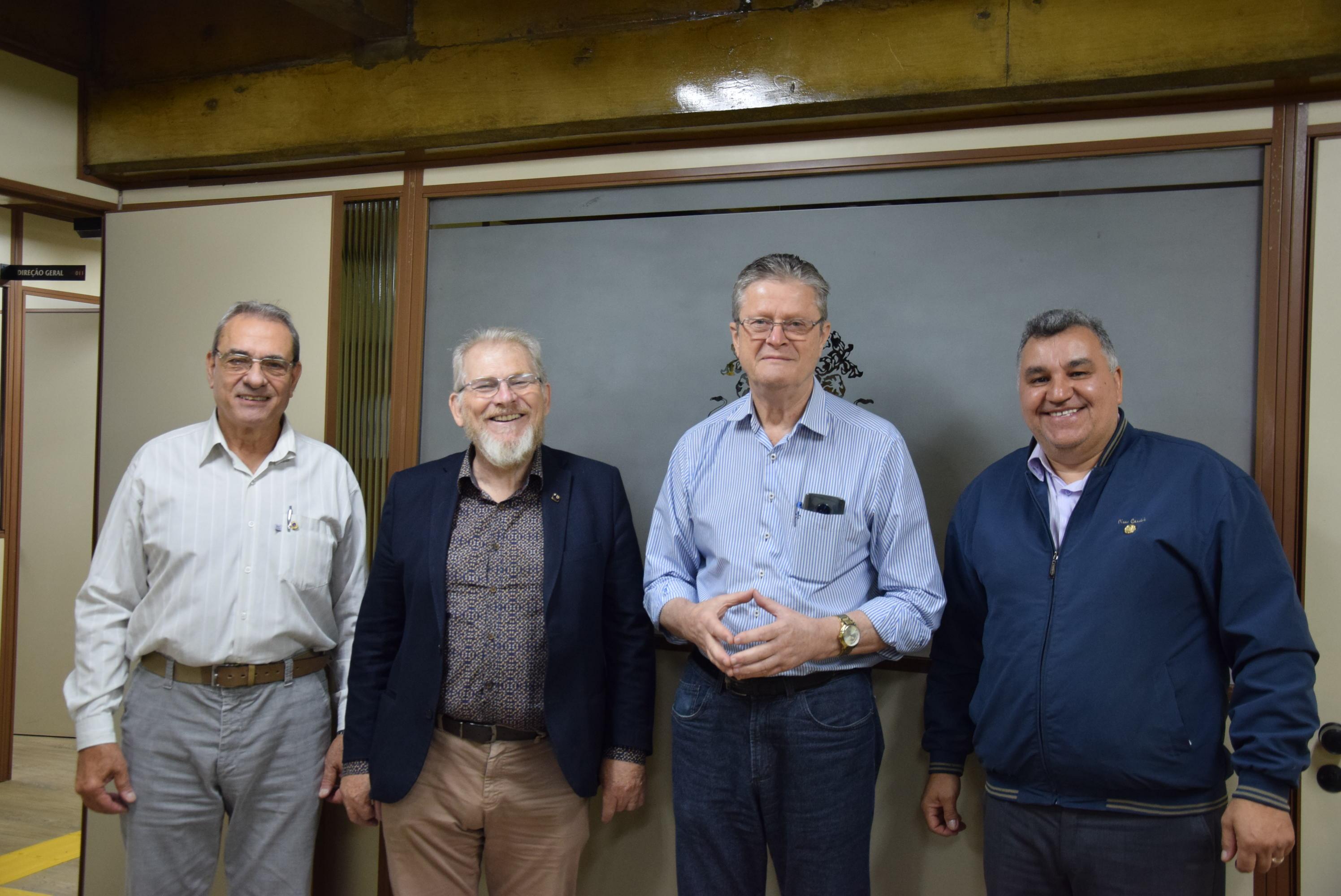 Câmara Municipal recebe visita do Lions Clube 