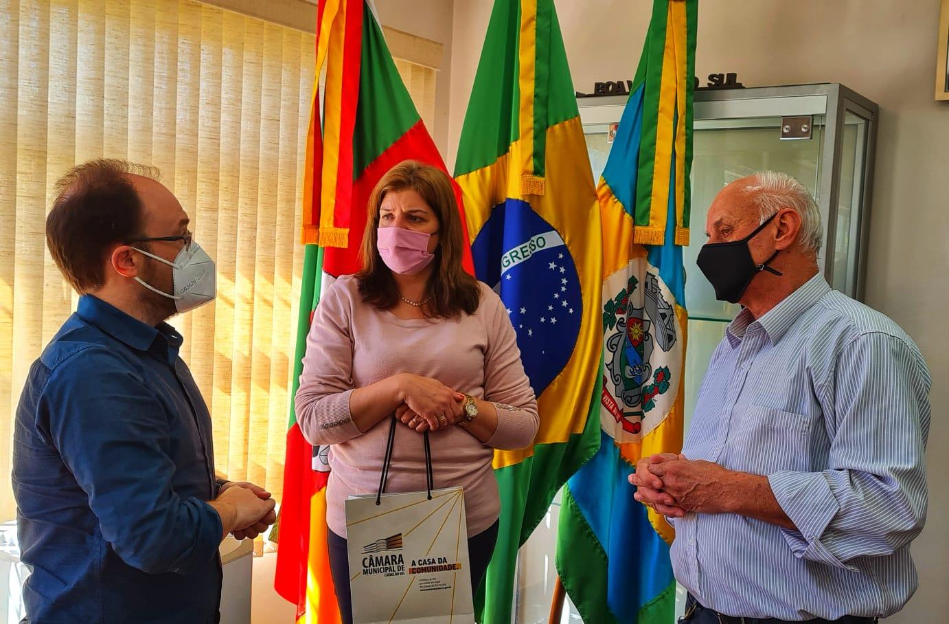 Felipe Gremelmaier fala sobre turismo com prefeito de Boa Vista do Sul