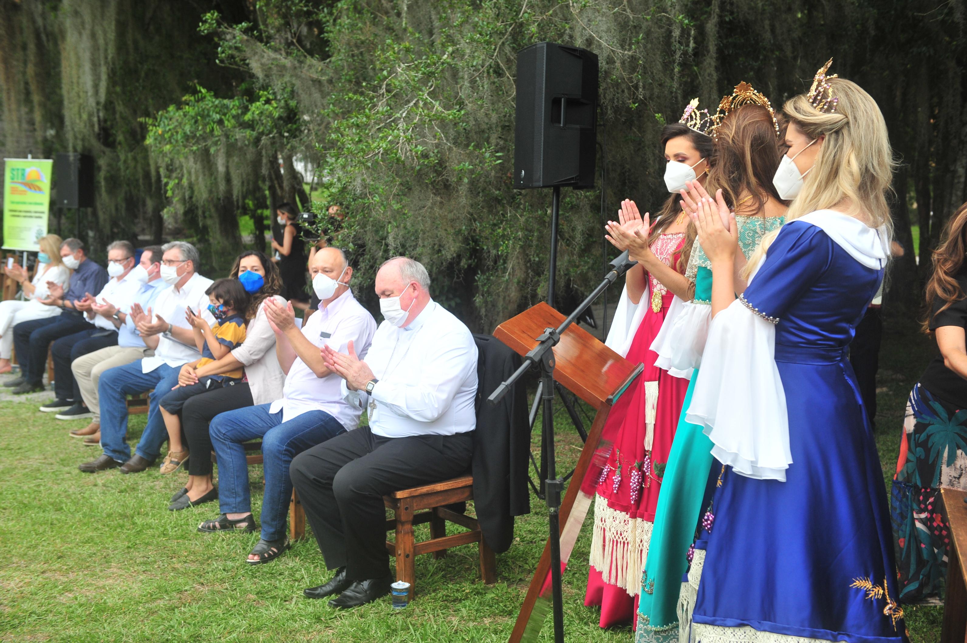 Vereadores participam da 13ª Abertura Oficial da Colheita