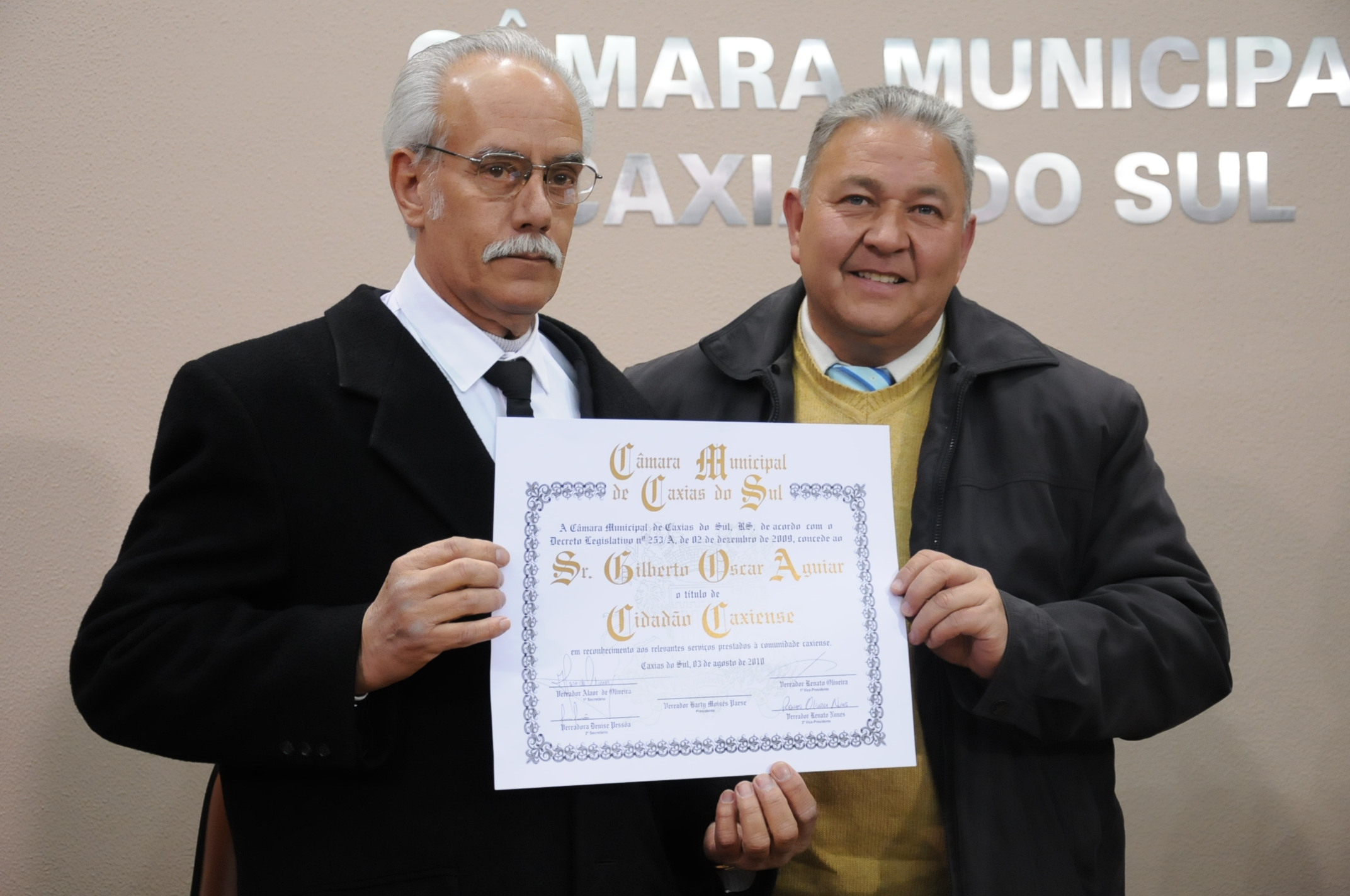 Gilberto Oscar Aguiar da Silva recebe o título de Cidadão Caxiense