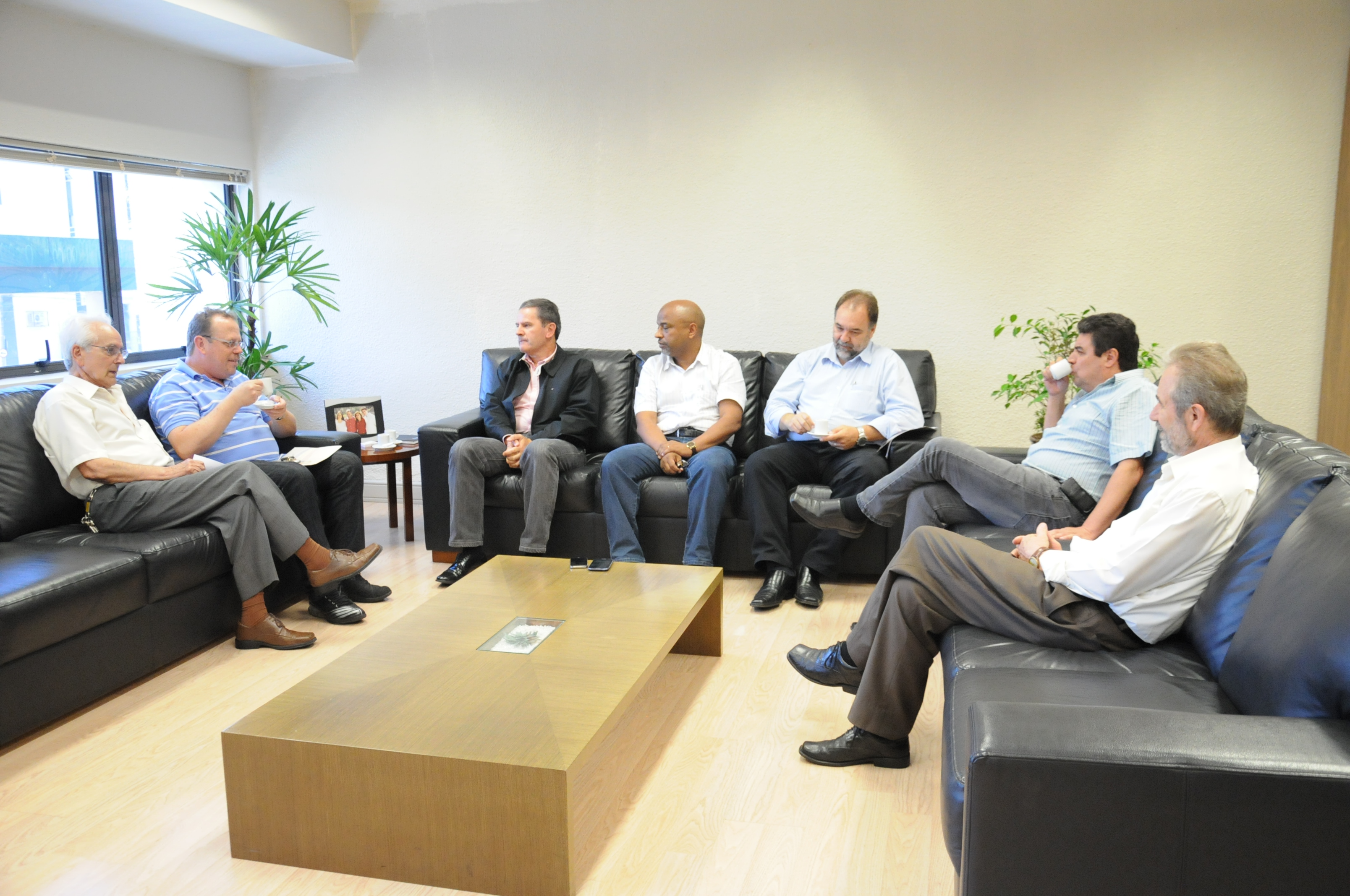 Edson visita o gabinete do prefeito Alceu