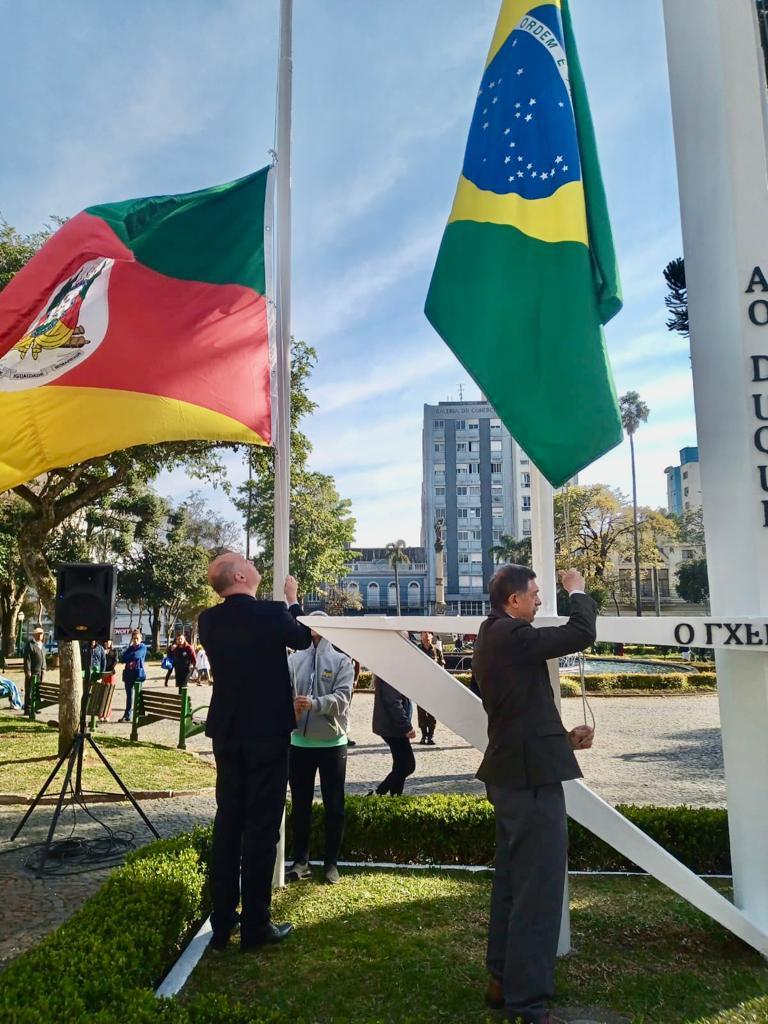 Lucas Diel participa da Cerimônia de Hasteamento das Bandeiras e Abertura Oficial da Semana da Pátria 2023