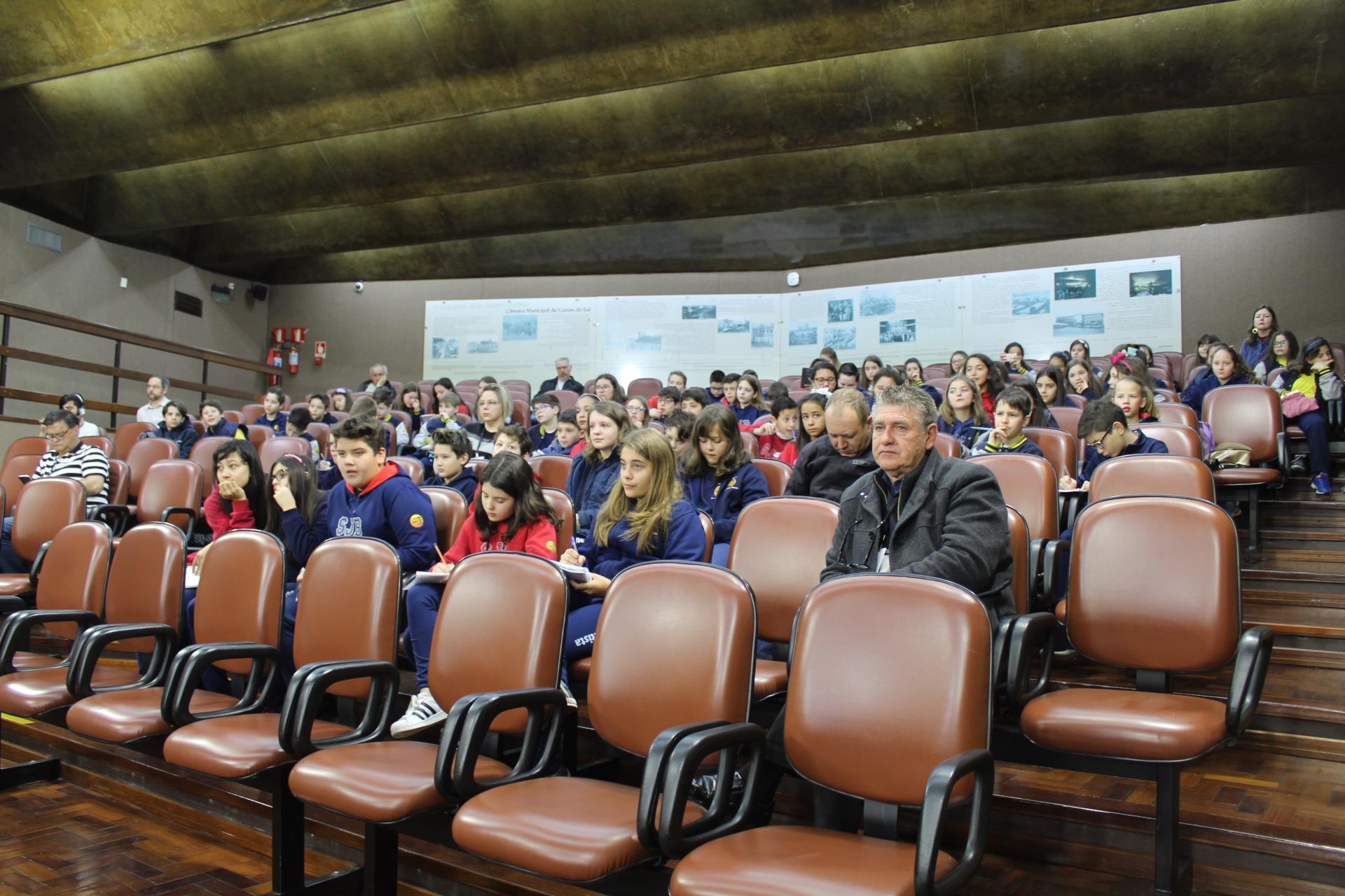 Leia mais sobre Imagens da 343ª Sessão Ordinária - XVII Legislatura