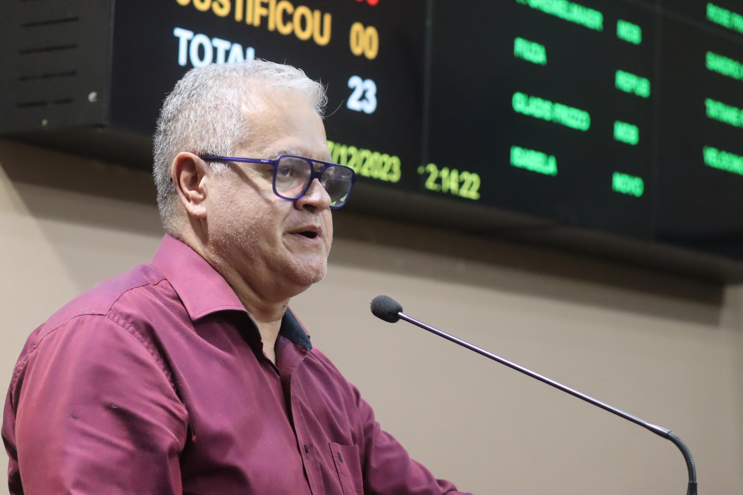 Alberto Meneguzzi repercute paralisação dos técnicos de enfermagem da UPA Central