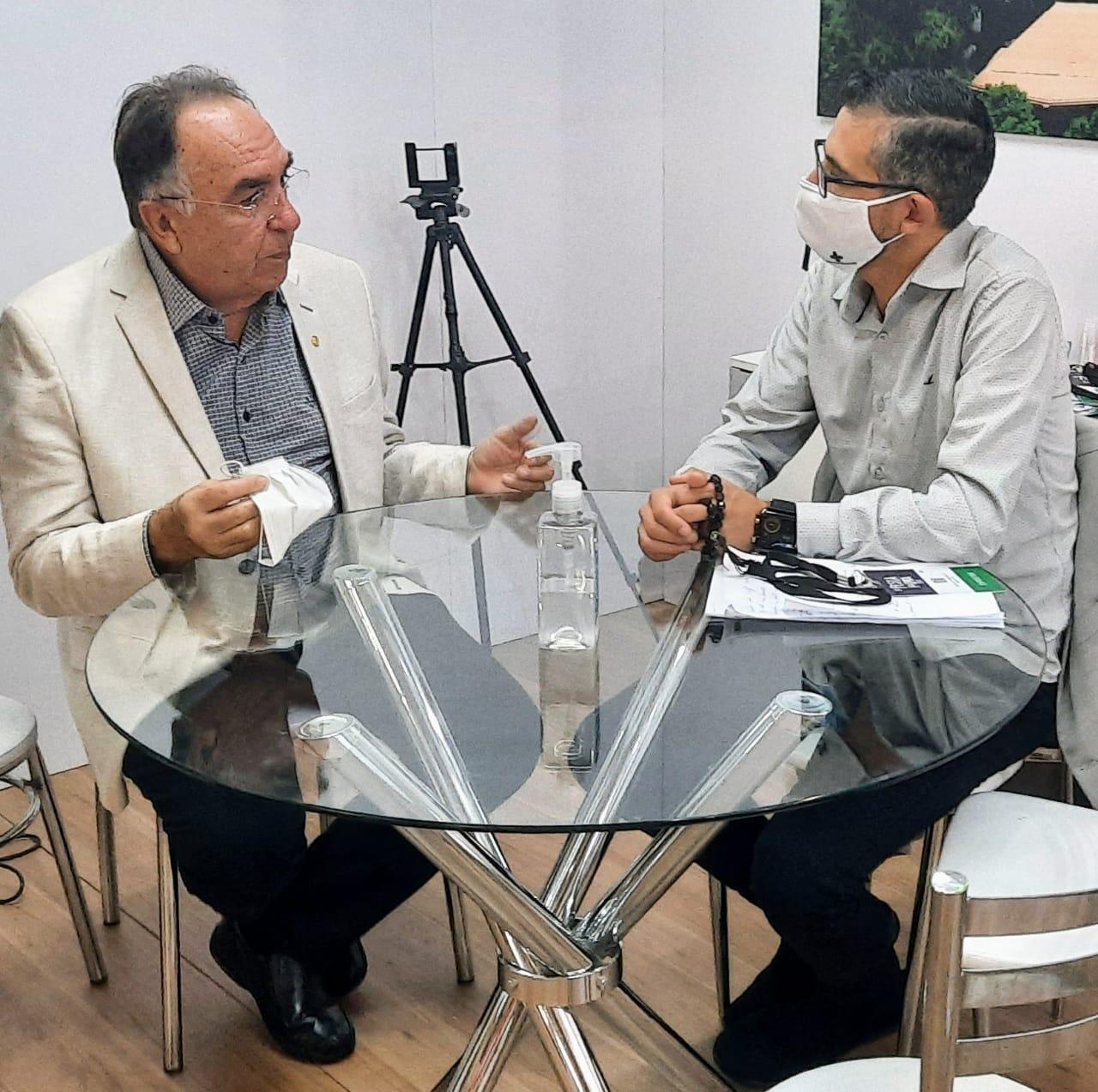  Vereador Juliano Valim e Deputado Paulo Caleffi participam da Festa Nacional da Uva 2022
