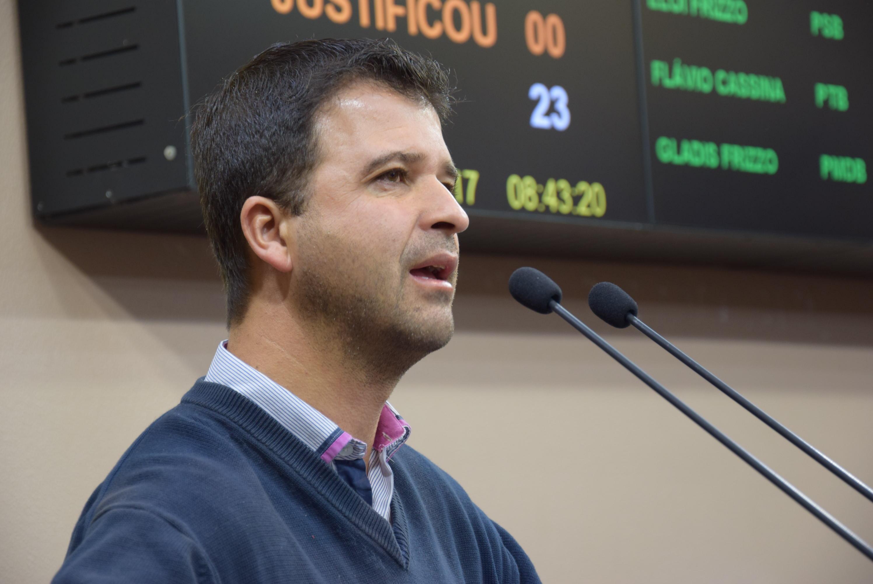 Leia mais sobre Maioria do plenário acata o veto do prefeito à obrigação de seguro em estacionamentos