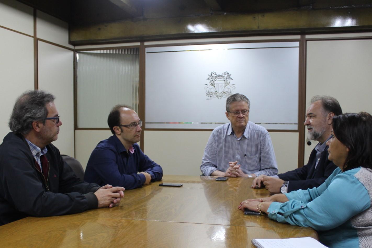 Presidente Flavio Cassina recebe visita do deputado estadual Carlos Búrigo