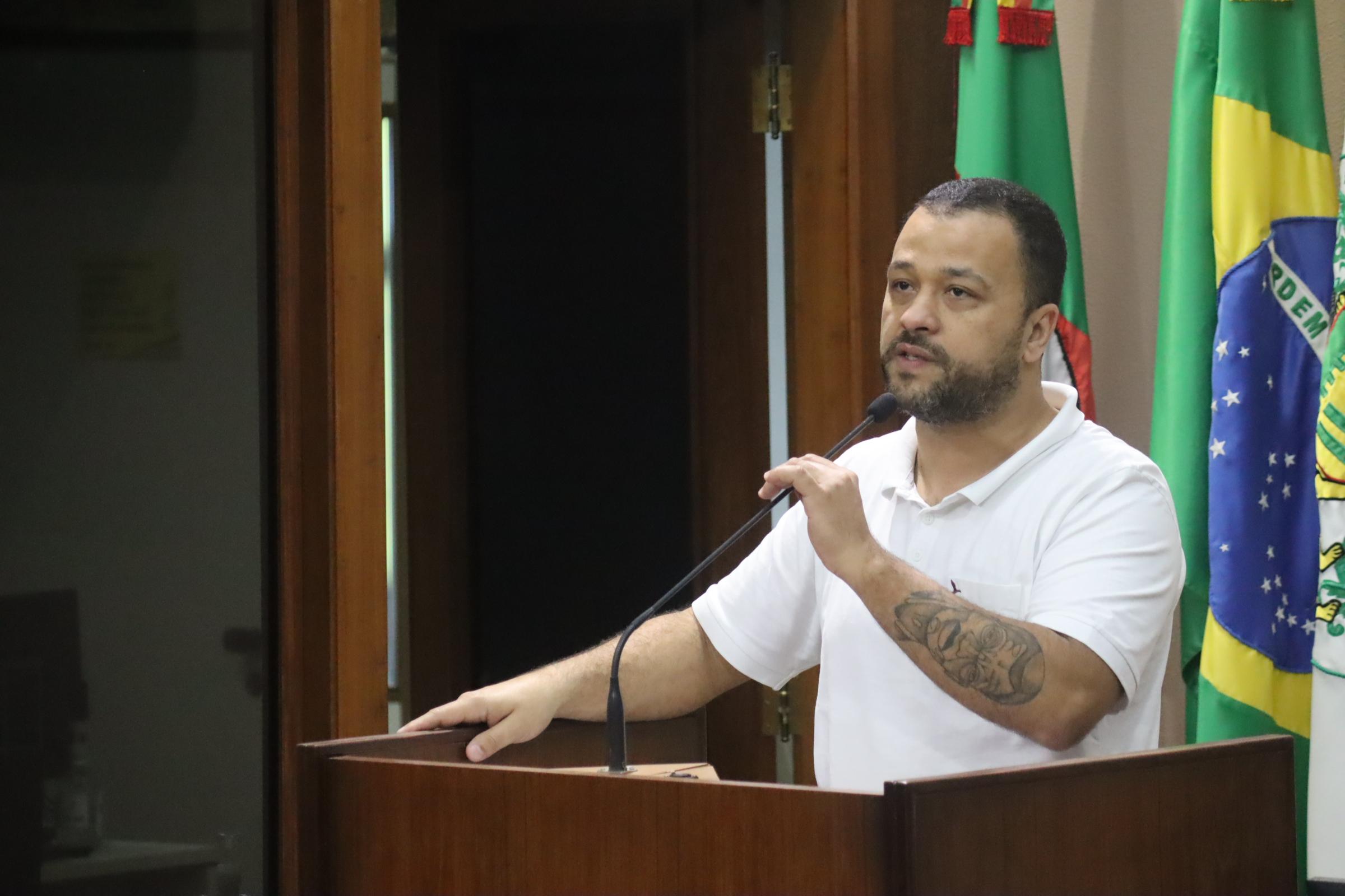 Lucas Caregnato reivindica políticas de segurança alimentar e restaurantes populares no município